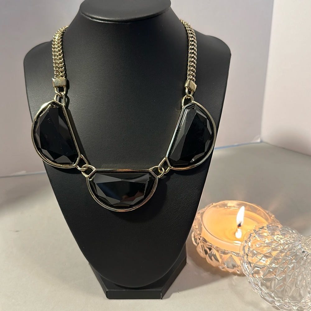 PRELOVED BLACK STONE NECKLACE